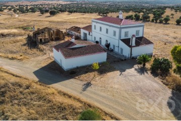 Moradia 6 Quartos em Serpa (Salvador e Santa Maria)