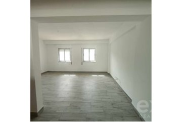 Apartamento 3 Quartos em Estômbar e Parchal