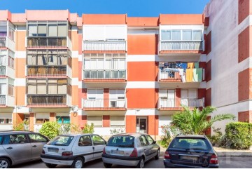 Apartment 3 Bedrooms in Algueirão-Mem Martins