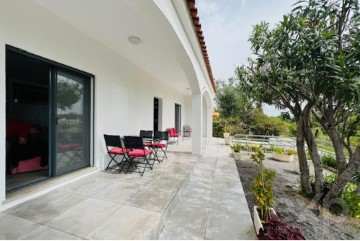 House 2 Bedrooms in Moncarapacho e Fuseta