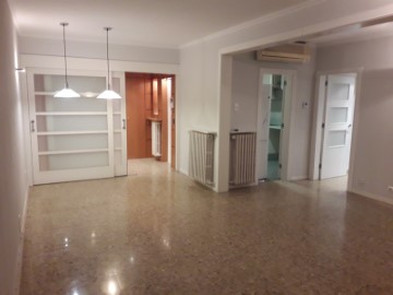 Apartment 3 Bedrooms in Sant Andreu