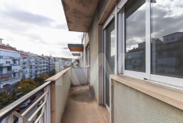Apartment 3 Bedrooms in Benfica