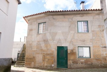 House 2 Bedrooms in Lameiras