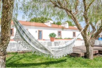 House 3 Bedrooms in Parreira e Chouto