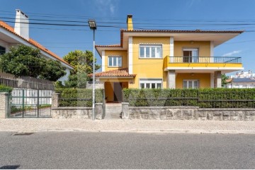 Casa o chalet 4 Habitaciones en Algés, Linda-a-Velha e Cruz Quebrada-Dafundo