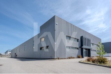 Industrial building / warehouse in Coz, Alpedriz e Montes