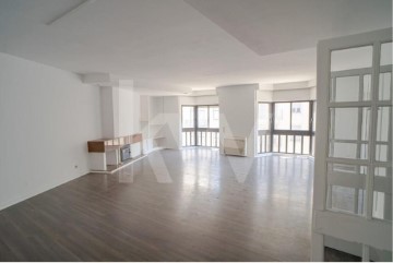 Apartamento 4 Quartos em Estrela