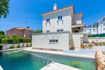 House 6 Bedrooms in Carcavelos e Parede
