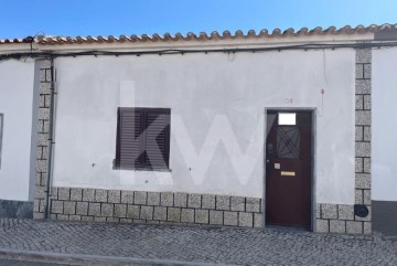 Moradia 2 Quartos em Ferreira do Alentejo e Canhestros