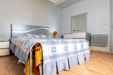 Apartment 2 Bedrooms in Nossa Senhora do Pópulo, Coto e São Gregório