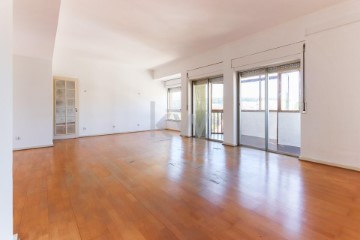 Apartamento 3 Quartos em Campolide