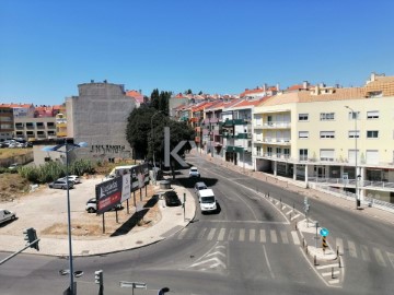 Piso 3 Habitaciones en Falagueira-Venda Nova