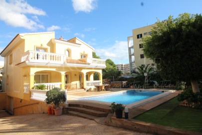 Swimming pool, mansion for sale, Palmanova, Calvia