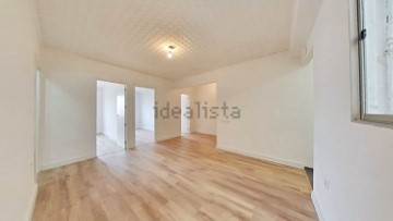 Apartment 3 Bedrooms in Zona Poble Nou