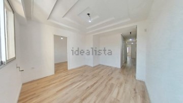 Apartment 3 Bedrooms in Aldaia