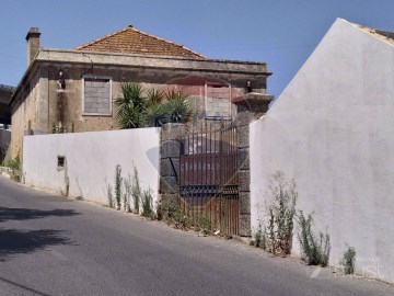 Quintas e casas rústicas  em Queluz e Belas