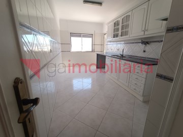 Apartamento T2 no centro de Arruda dos Vinhos