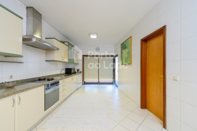 Apartamento T3 Carvalhos - Cozinha