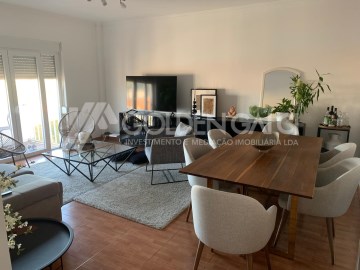 Apartment 2 Bedrooms in Carregado e Cadafais