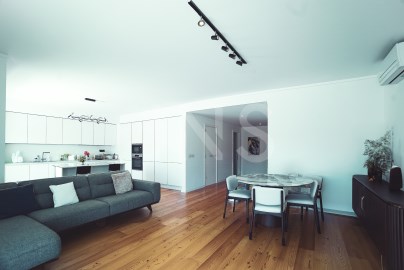 Moderno e amplo apartamento T3 com suite e 2 lugar