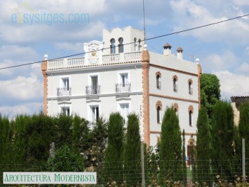 House 6 Bedrooms in Sabanell