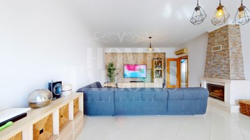 House-in-Samora-Correia-living room