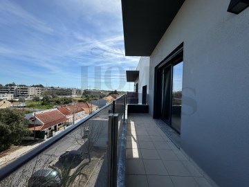 Apartamento T3 novo em Quinta da Amizade