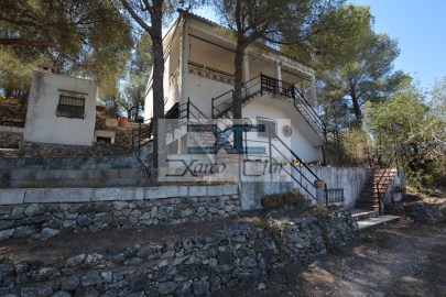 House 4 Bedrooms in Llombai