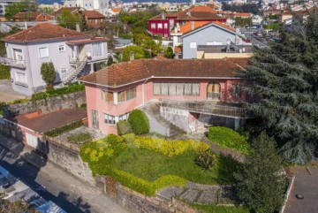 House 4 Bedrooms in Campanhã