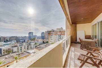 Apartamento 4 Quartos em Aldoar, Foz do Douro e Nevogilde