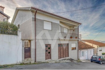 House 2 Bedrooms in St.Tirso, Couto (S.Cristina e S.Miguel) e Burgães