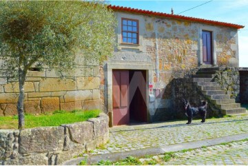 Maison 4 Chambres à Lamelas e Guimarei