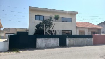 House 5 Bedrooms in Perafita, Lavra e Santa Cruz do Bispo