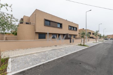 House 3 Bedrooms in Madalena