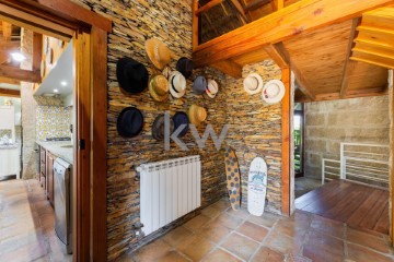 House 4 Bedrooms in Recarei