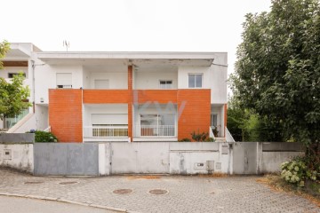 House 4 Bedrooms in Este (São Pedro e São Mamede)