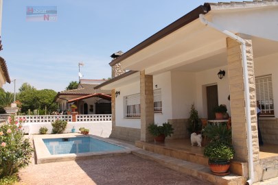 House 6 Bedrooms in Can Gordei