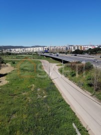 Terre à Loures