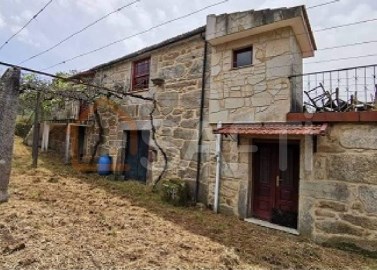 House 4 Bedrooms in Segude