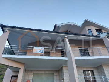 House 6 Bedrooms in Abedim