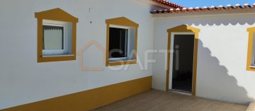 House 3 Bedrooms in Chamusca e Pinheiro Grande