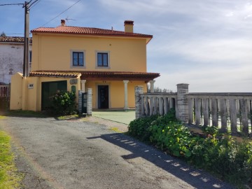 House 6 Bedrooms in Piñeiro (San Cosme)