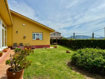House 4 Bedrooms in Sedes-Pedroso-Doso