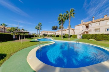 House 2 Bedrooms in Nueva Torrevieja - Aguas Nuevas