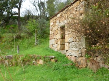 Quintas e casas rústicas em Penhalonga e Paços de Gaiolo
