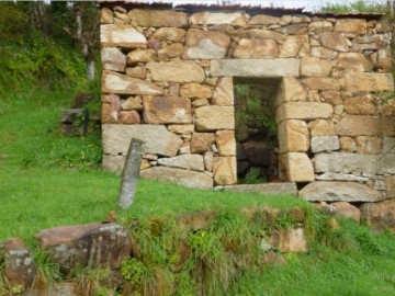 Quintas e casas rústicas em Penhalonga e Paços de Gaiolo