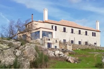 Quintas e casas rústicas 9 Quartos em Travancinha