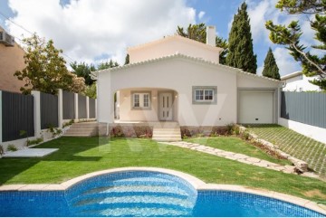 House 3 Bedrooms in Agualva e Mira-Sintra