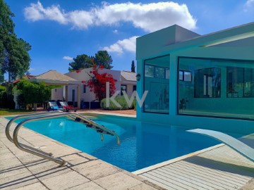 House 4 Bedrooms in Quinta do Conde