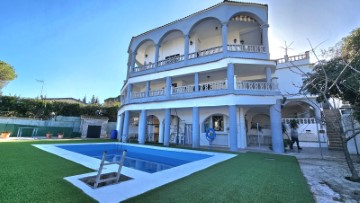 House 6 Bedrooms in Residencial Park